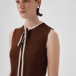 Kahverengi Yakası Bağlamalı Kolsuz Bluz  Mısırlı 1951