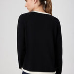 Siyah Beyaz Gül Aplikeli Kadın Hırka  Mısırlı 1951