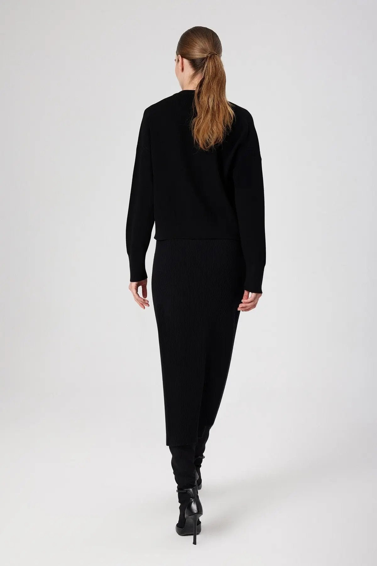 Siyah Düğme Detaylı Kadın Hırka  Mısırlı 1951