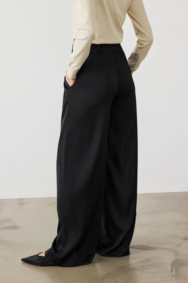 Siyah Pileli Palazzo Kadın Pantolon  Mısırlı 1951