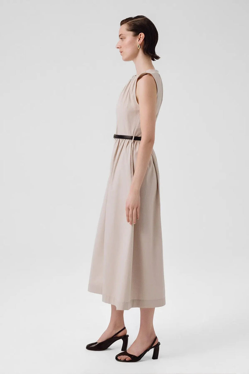 Taş Kemer Detaylı Kolsuz Uzun Elbise