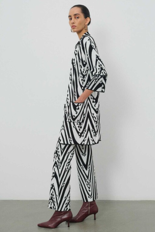 Black and White Patterned Women's Cardigan - Triko Mısırlı