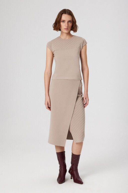 Taş Yakası Desenli Crop Top - Mısırlı